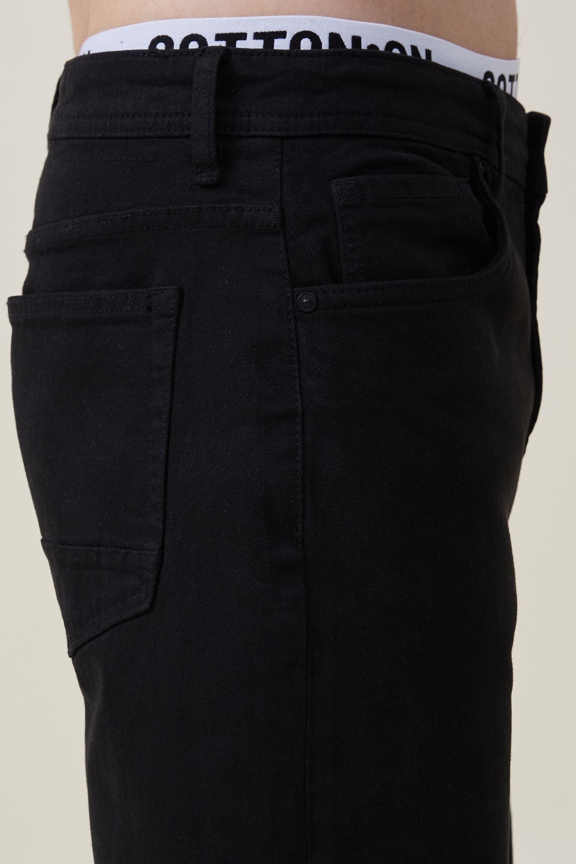 4911-relaxed-tapered-jean-new-black-1.jpg