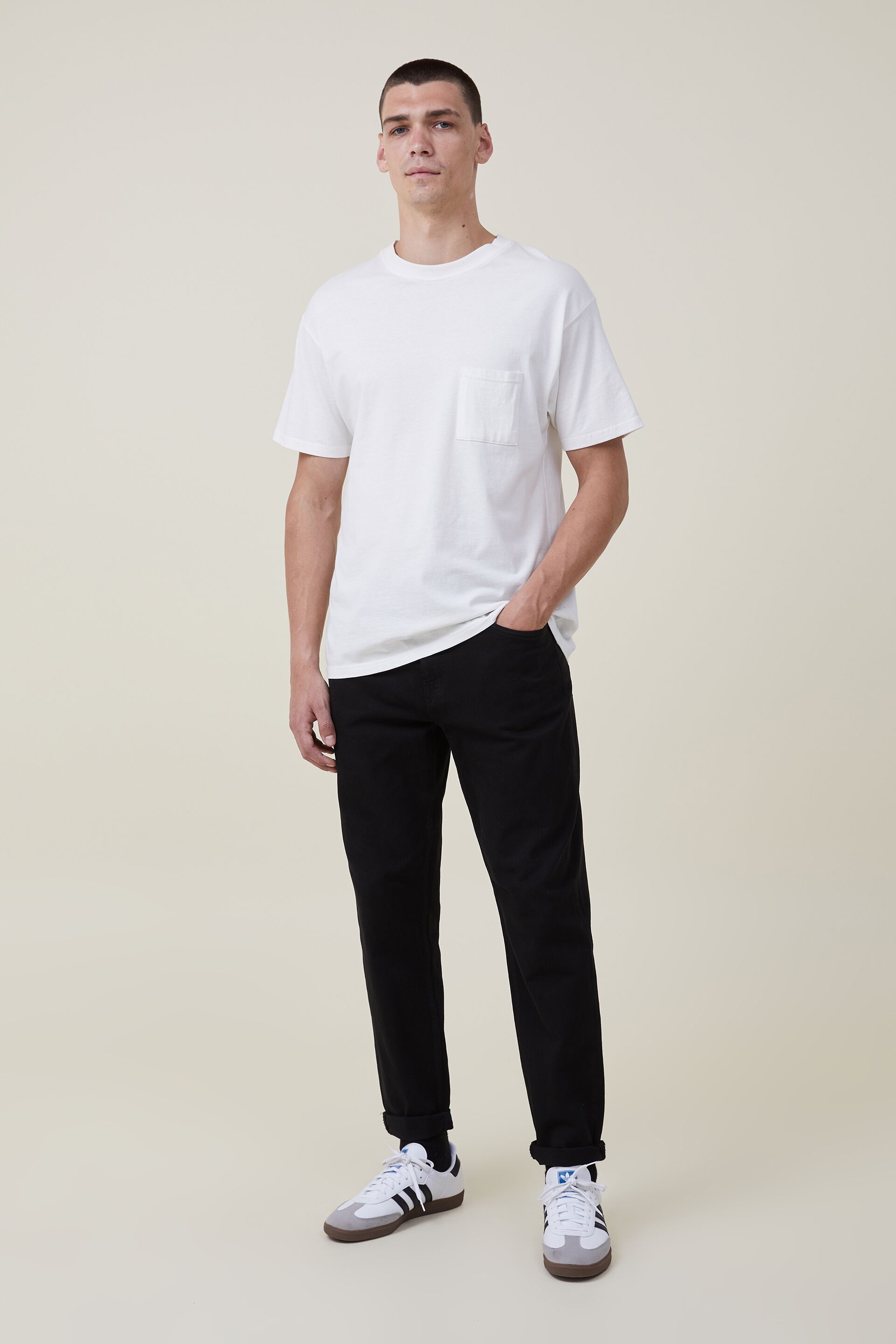 4911-relaxed-tapered-jean-new-black-1.jpg