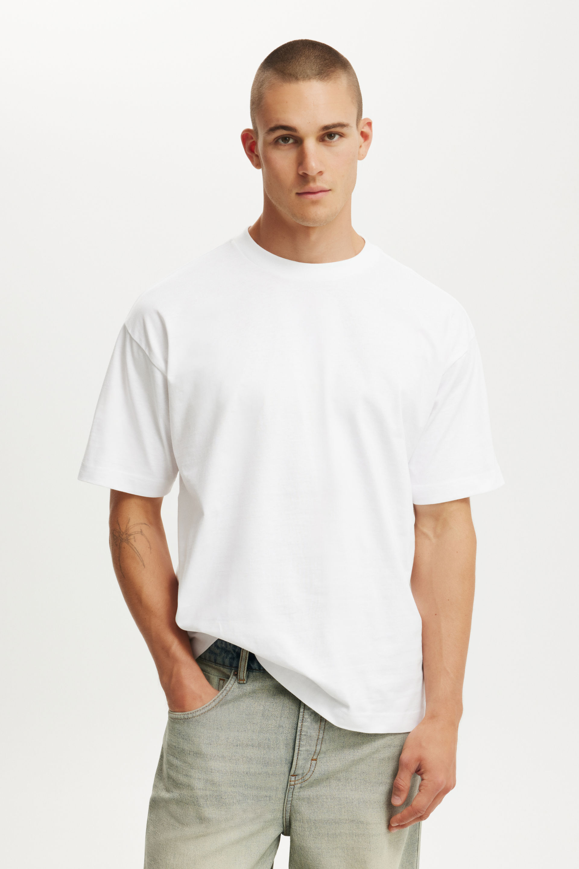 Box Fit T-Shirt white