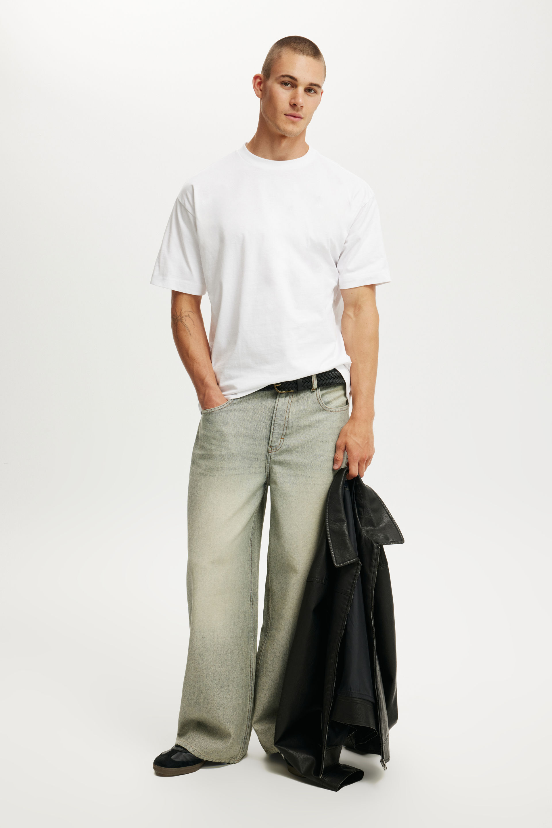 Box Fit T-Shirt white