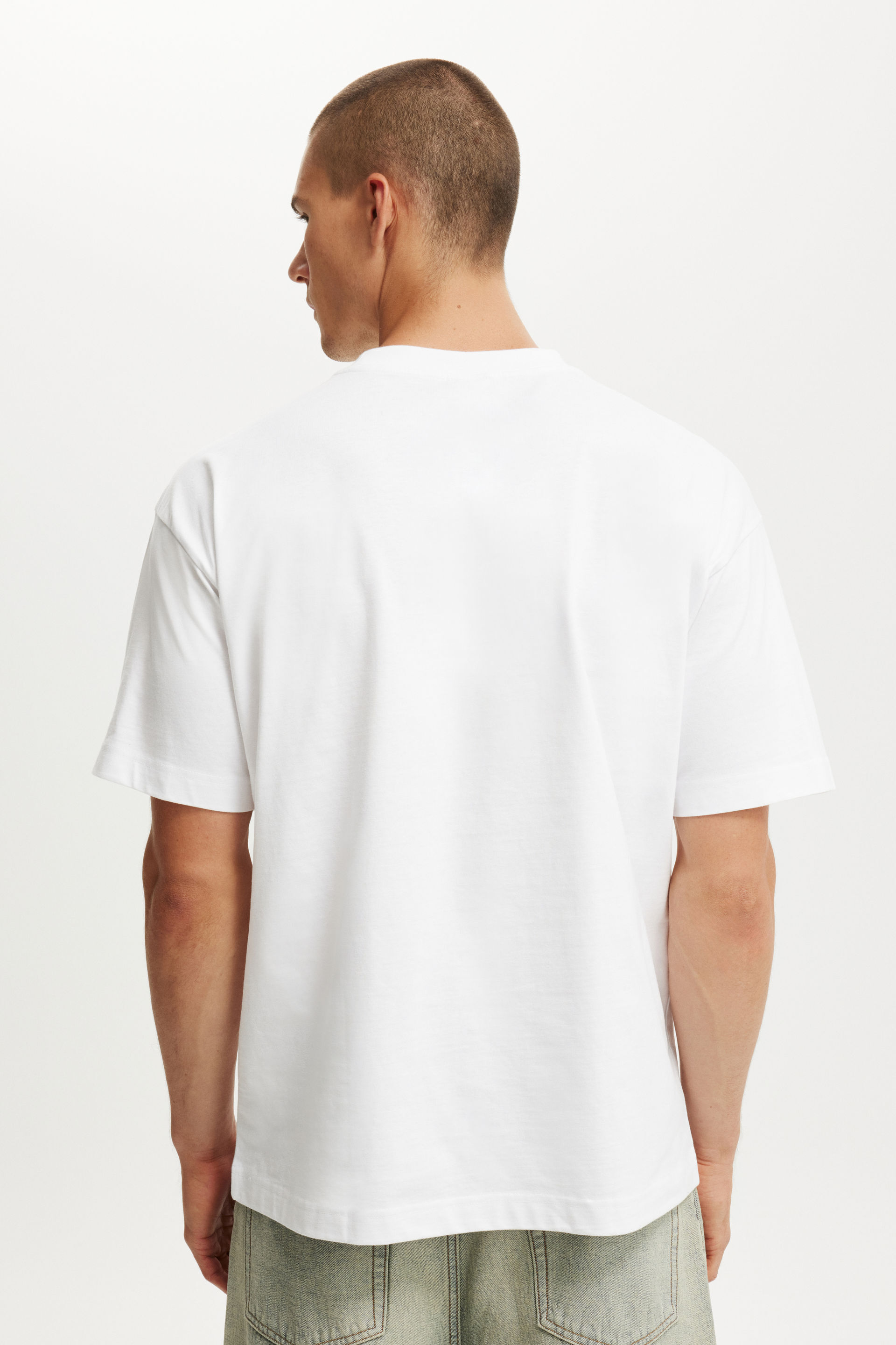 5022-box-fit-t-shirt-white-1.jpg