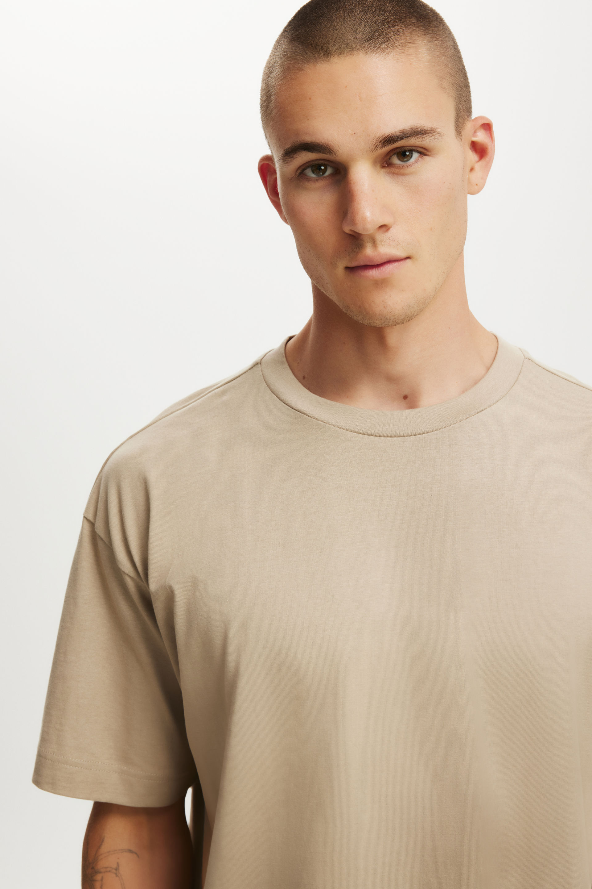 5036-box-fit-t-shirt-gravel-stone-1.jpg