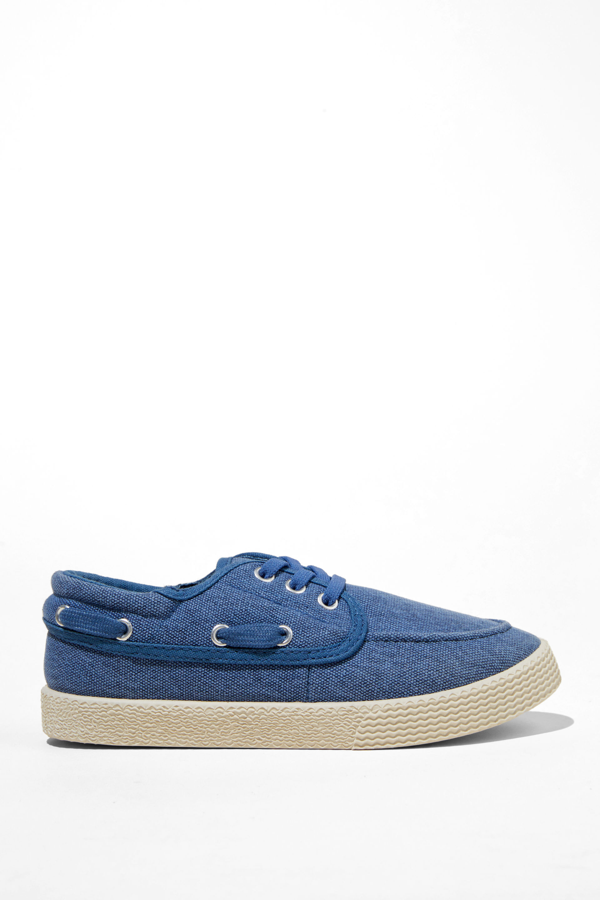 Billy Boat Shoe in the navy