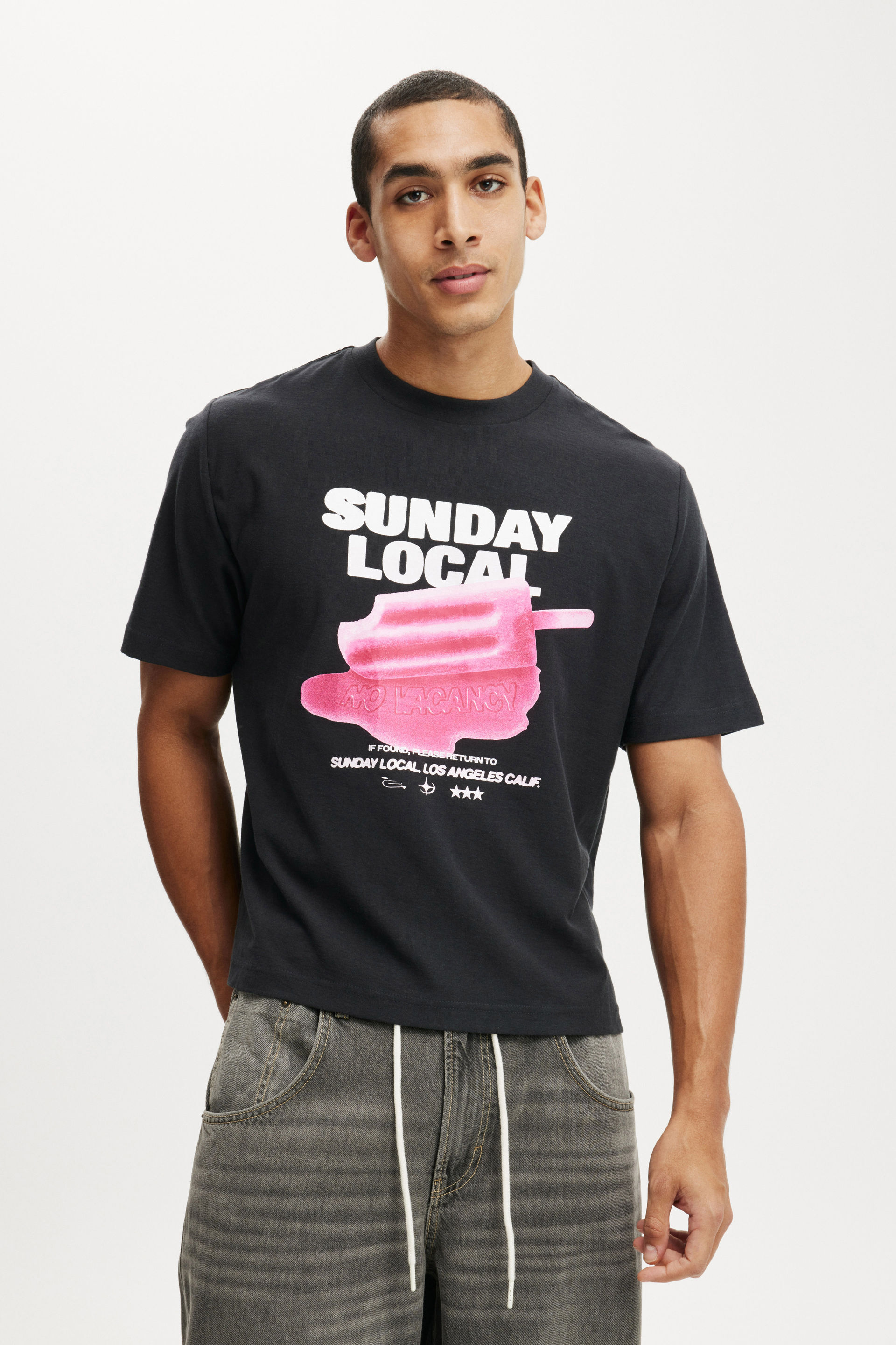 Cropped Fit Graphic T-Shirt washed black/icy pole