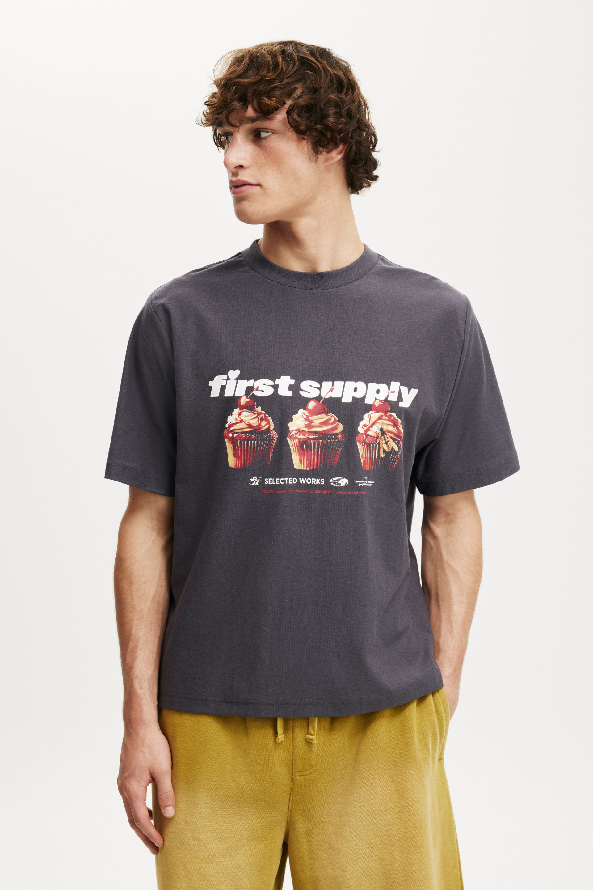 Cropped Fit Graphic T-Shirt late night blue/cupcakes