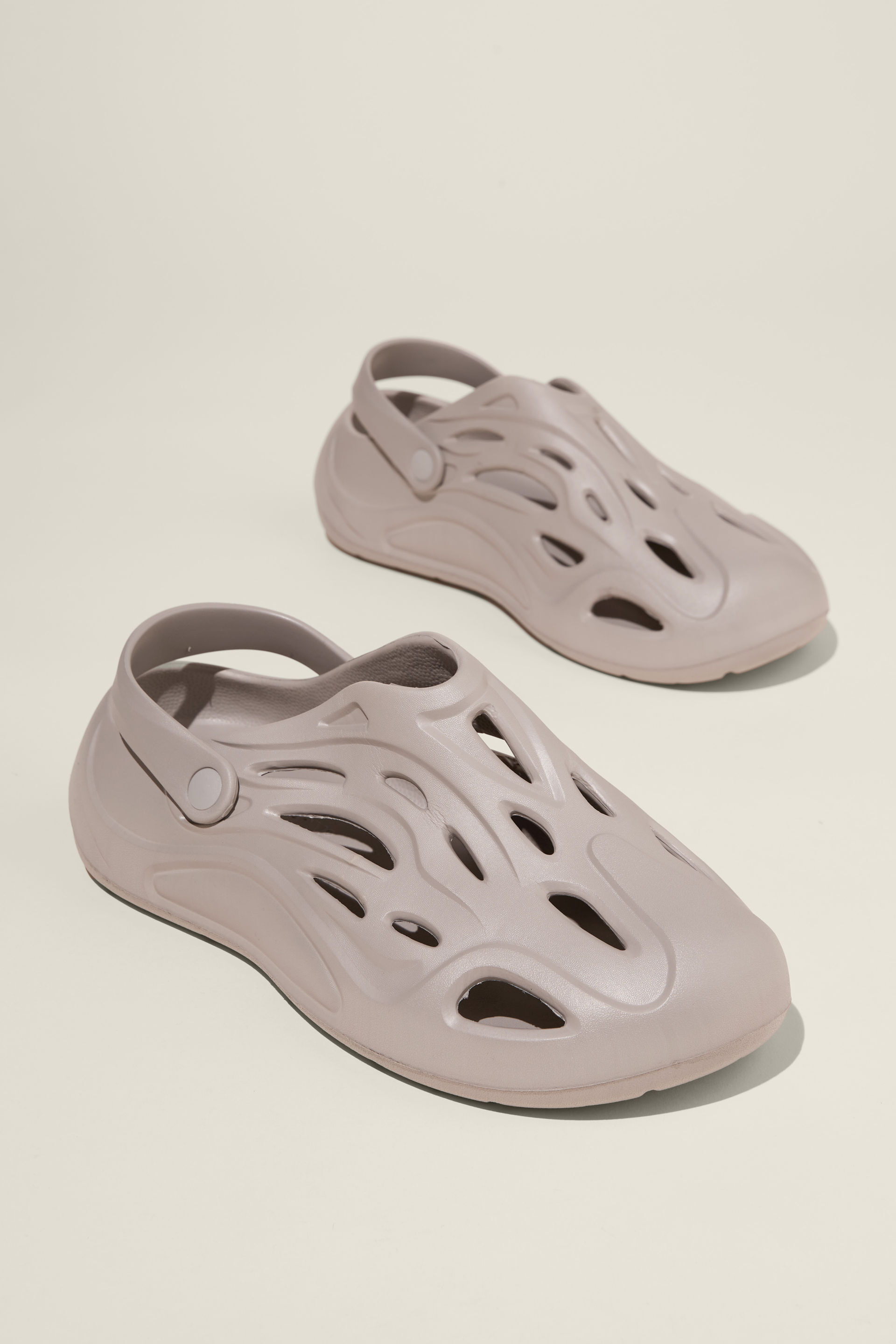 5693-turbo-slide-cool-grey-1.jpg