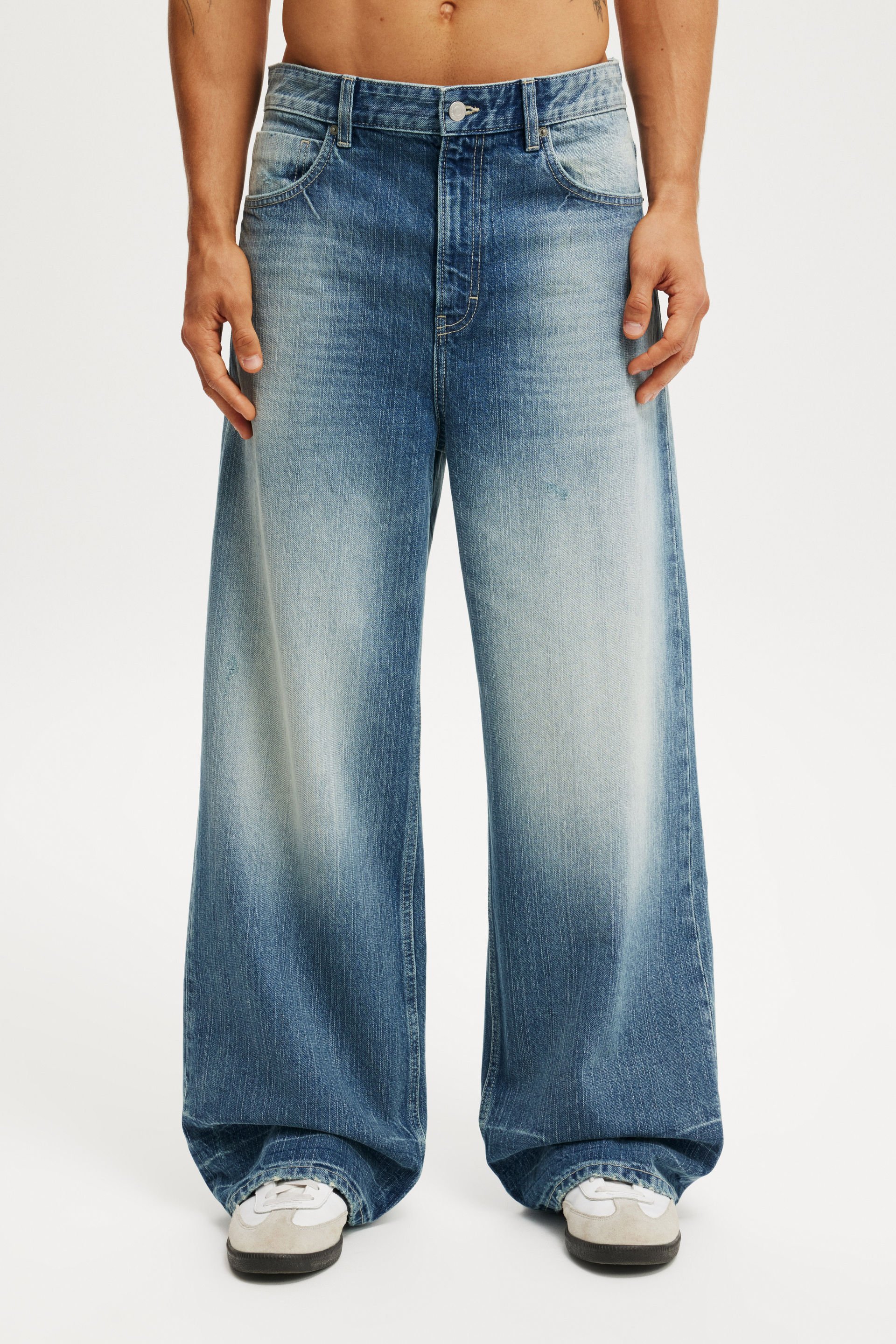 5952-super-baggy-jean-movin-blue-1.jpg