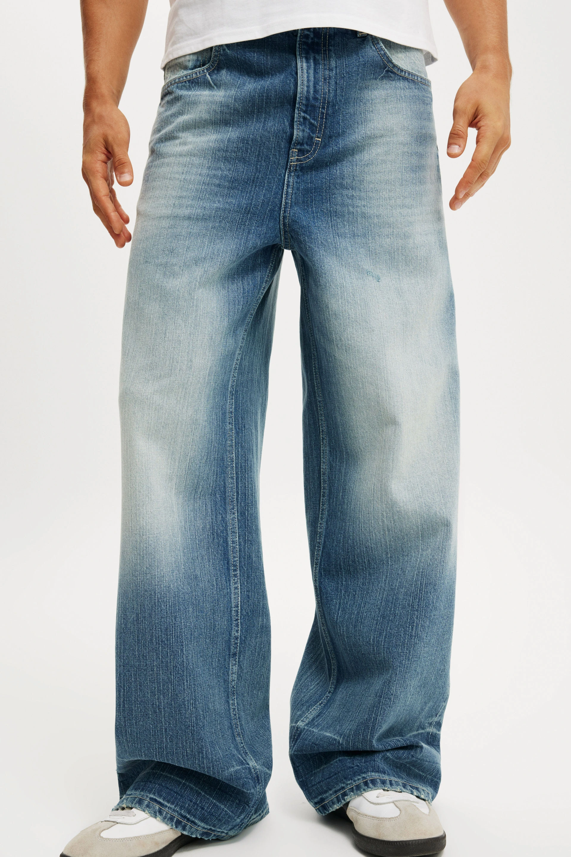 5952-super-baggy-jean-movin-blue-1.jpg