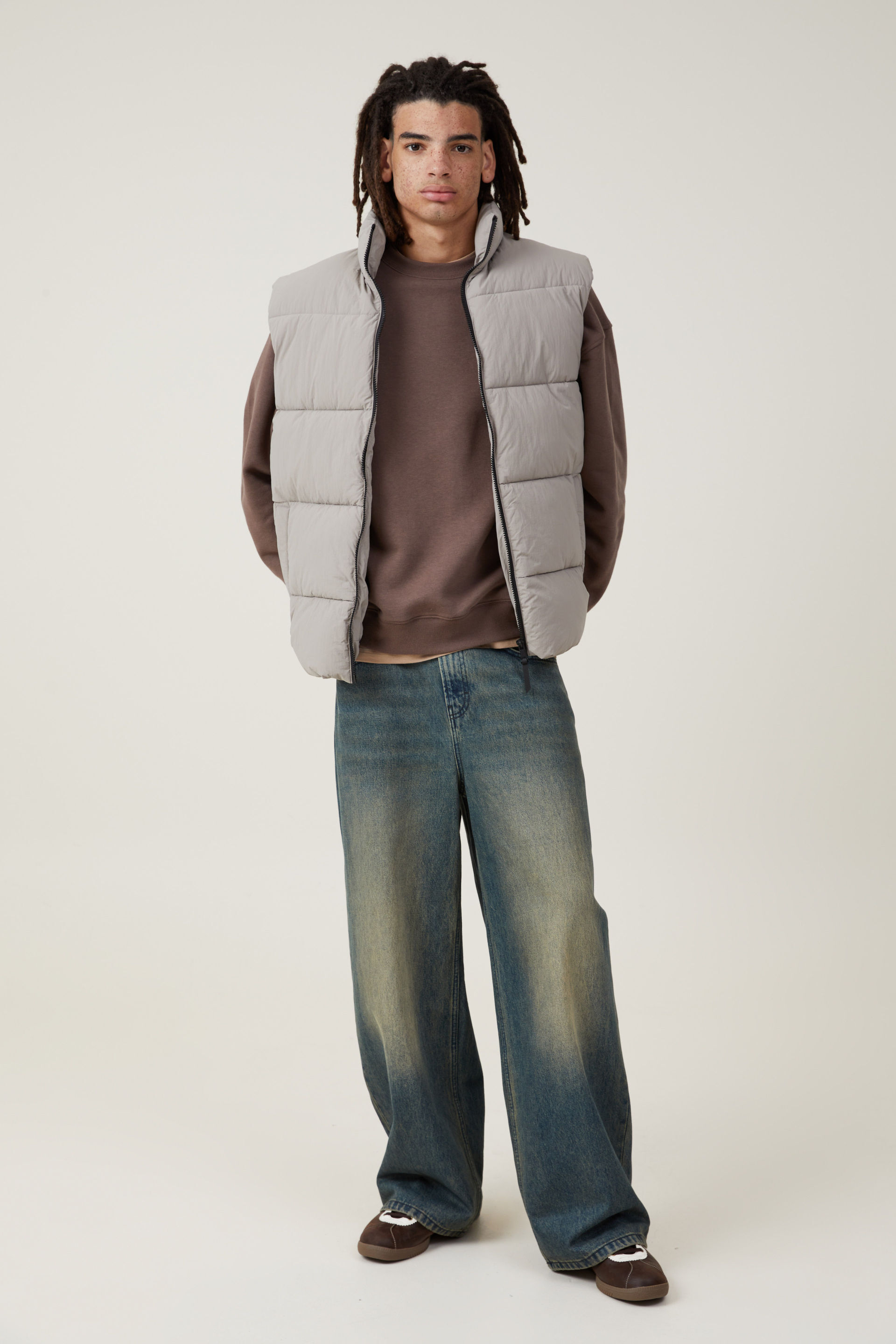 6015-box-fit-crew-sweater-washed-chocolate-1.jpg