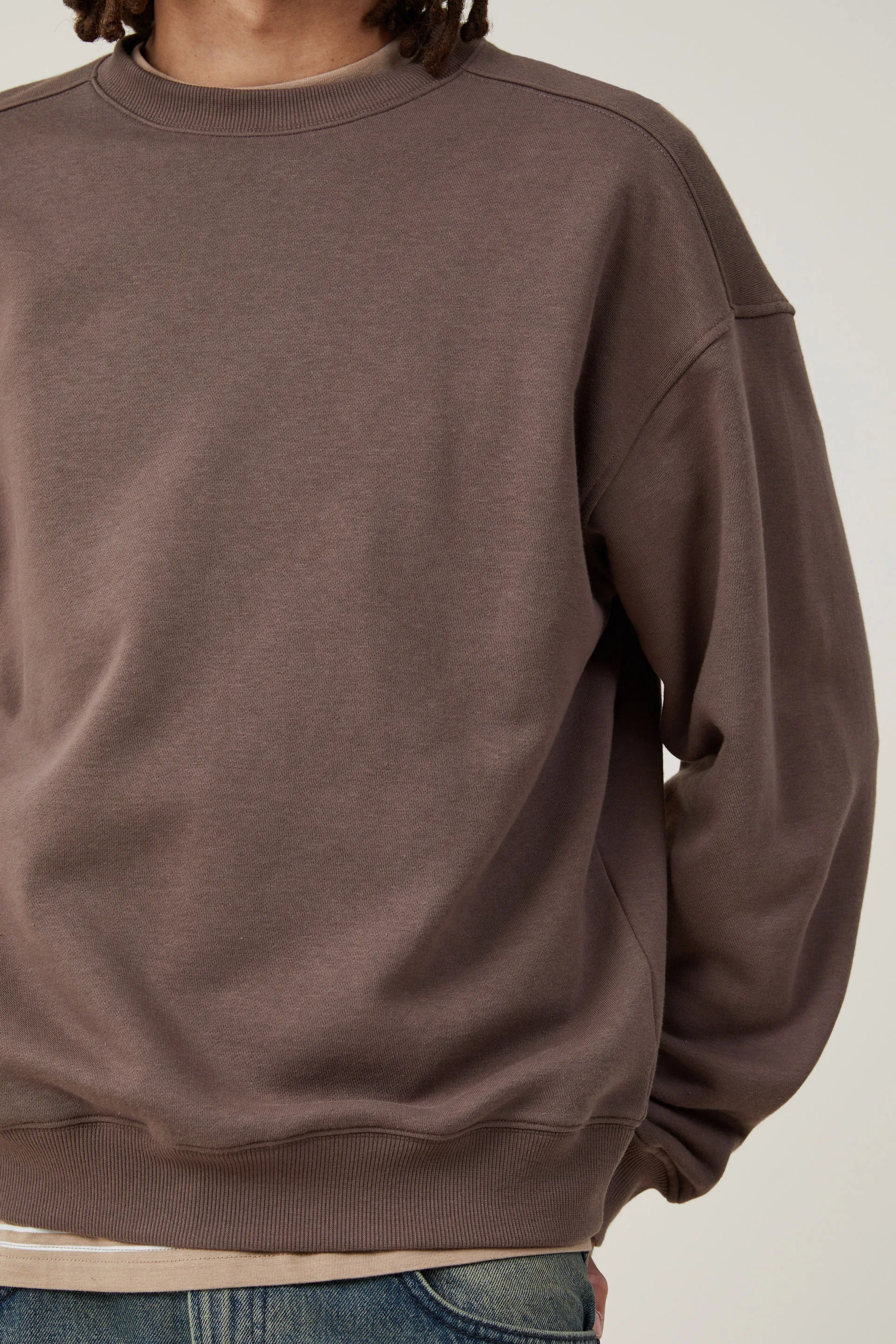 6015-box-fit-crew-sweater-washed-chocolate-1.jpg