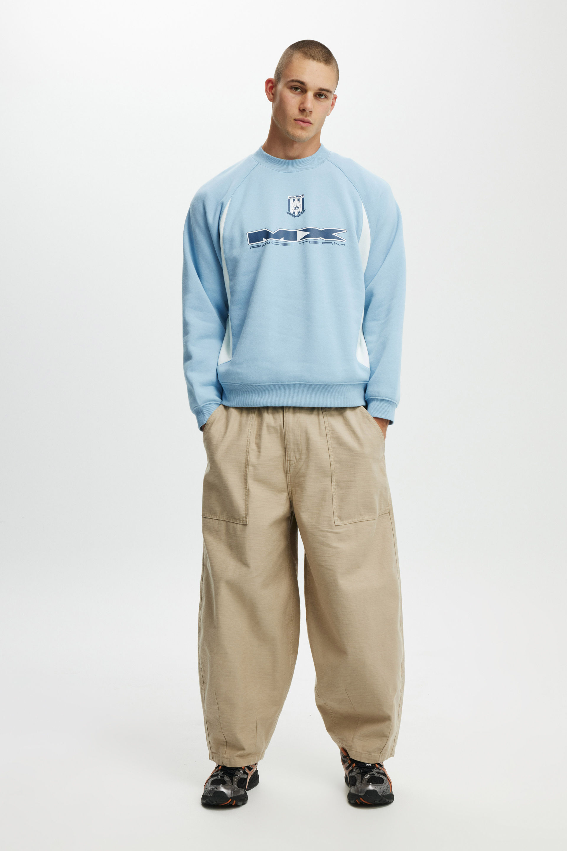 6021-box-fit-graphic-crew-sweater-pearl-blue-ice-melt-49crc-1.jpg