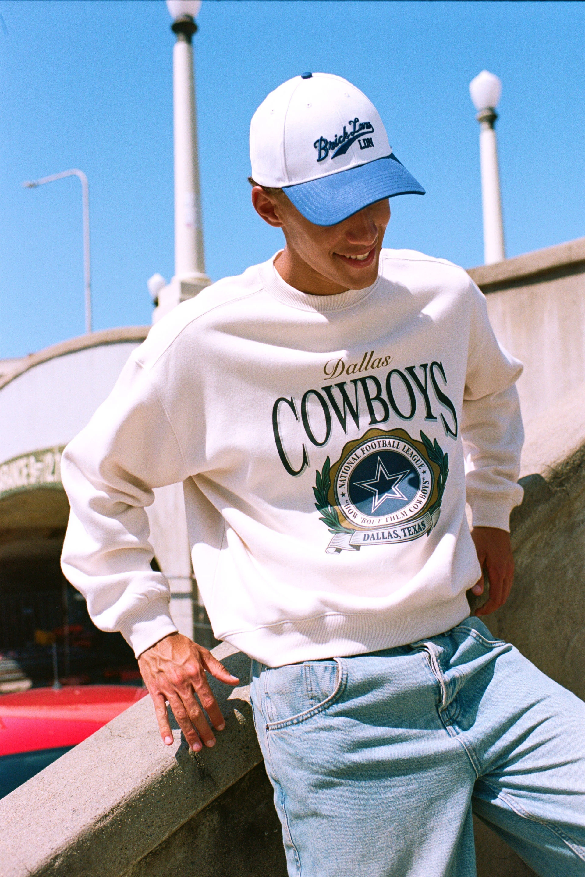 NFL Dallas Cowboys Box Fit Crew Sweater lcn dal ecru/dallas - wreath