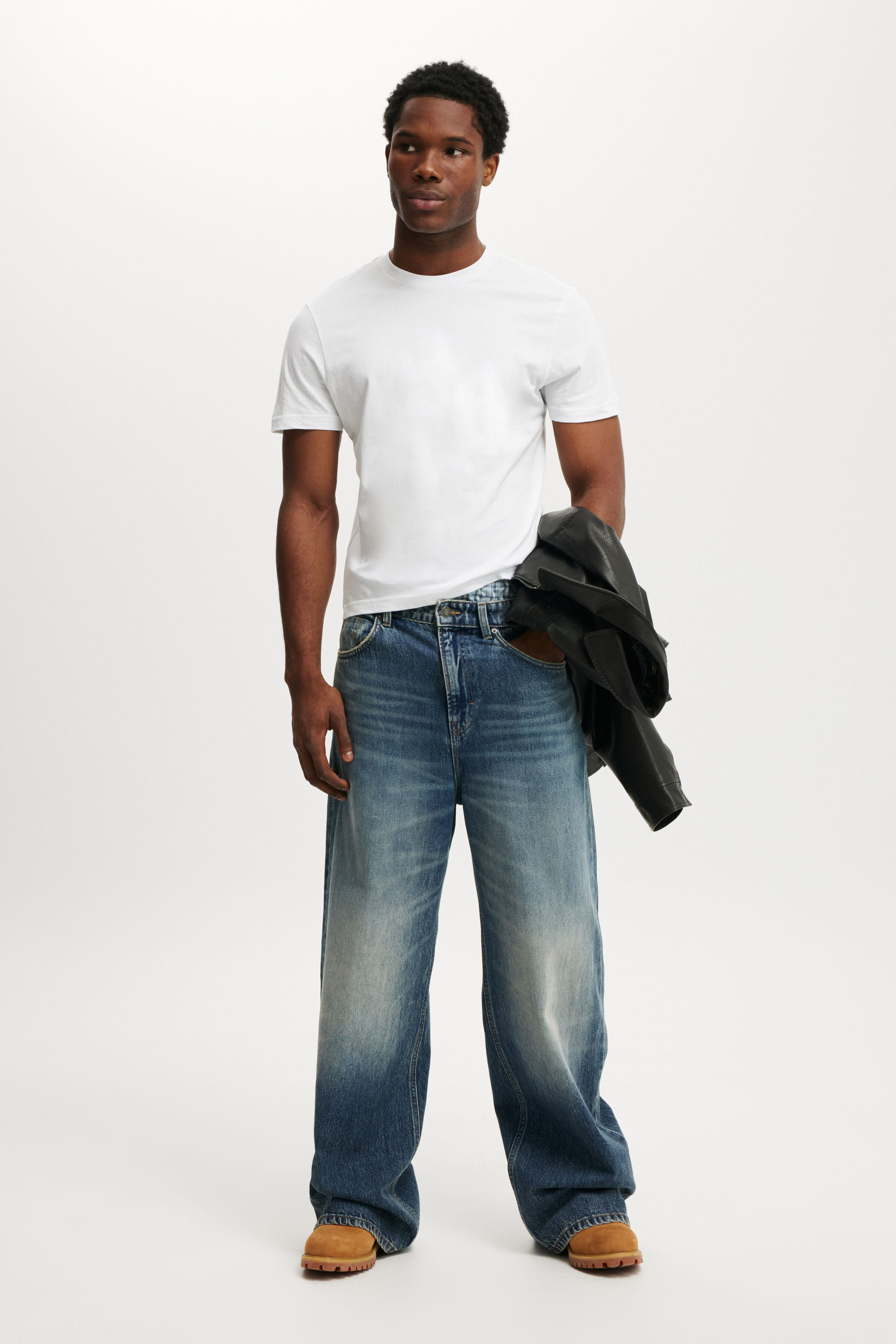 7370-slim-fit-t-shirt-white-1.jpg