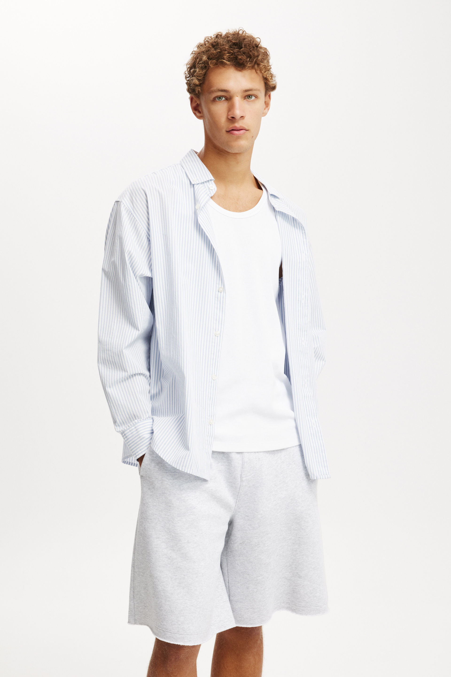 7418-super-baggy-fleece-short-grey-marle-1.jpg