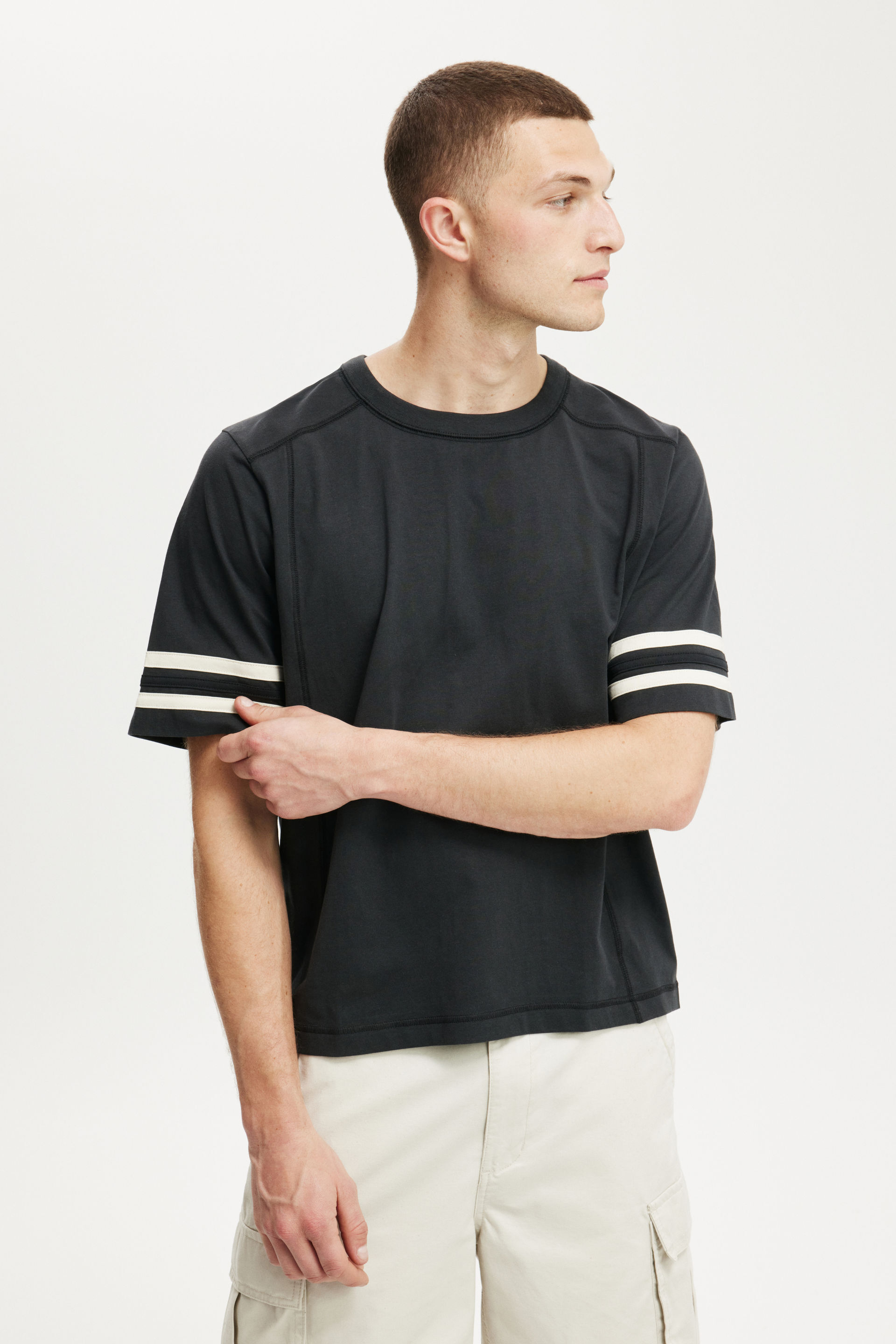 7523-cropped-fit-panel-t-shirt-washed-black-1.jpg