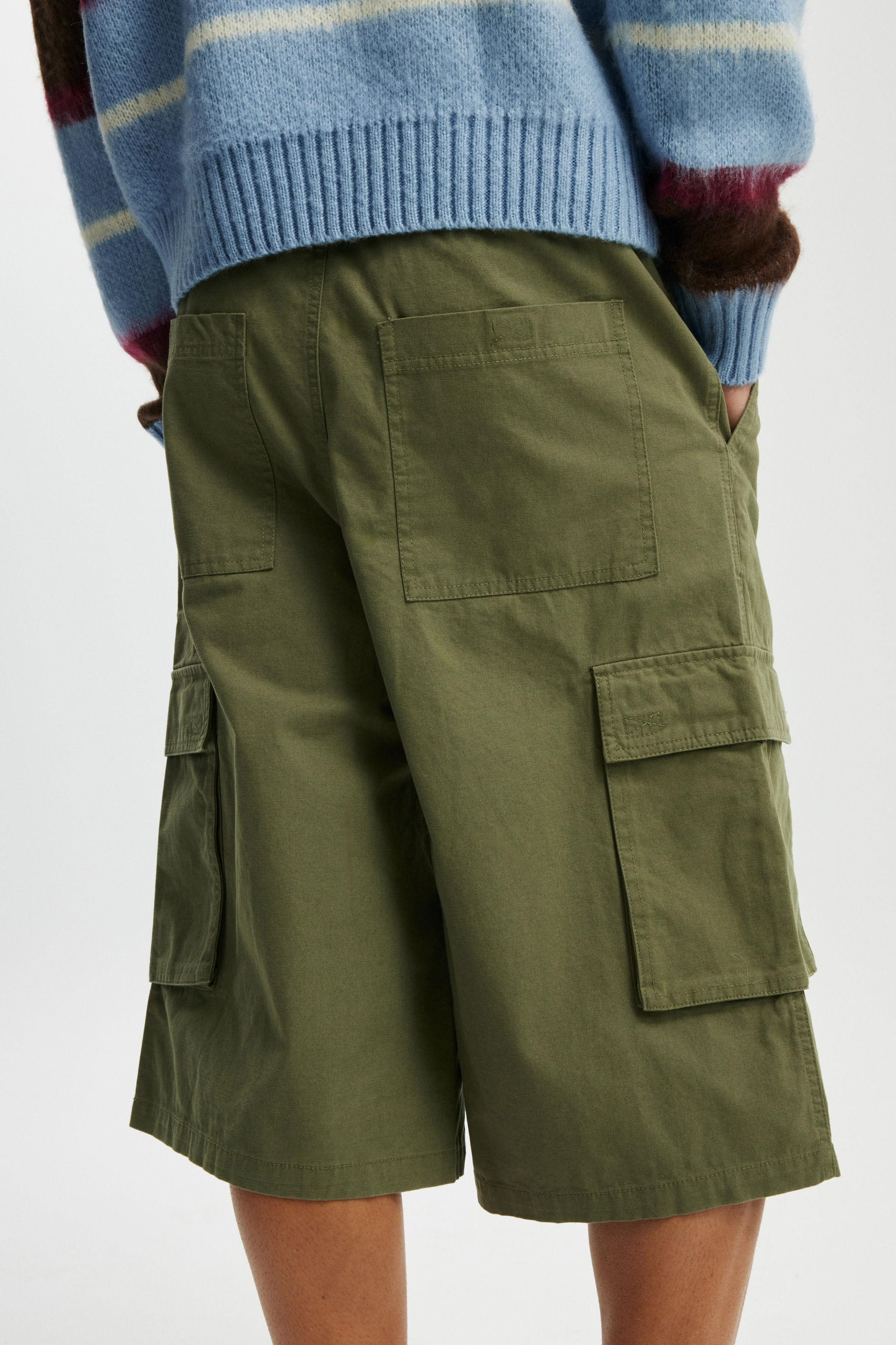 7640-super-baggy-cargo-short-military-1.jpg