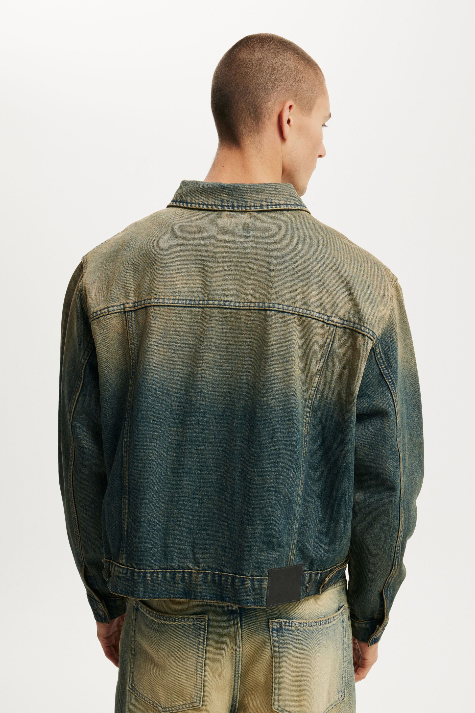 7662-denim-trucker-jacket-y2k-washed-blue-1.jpg