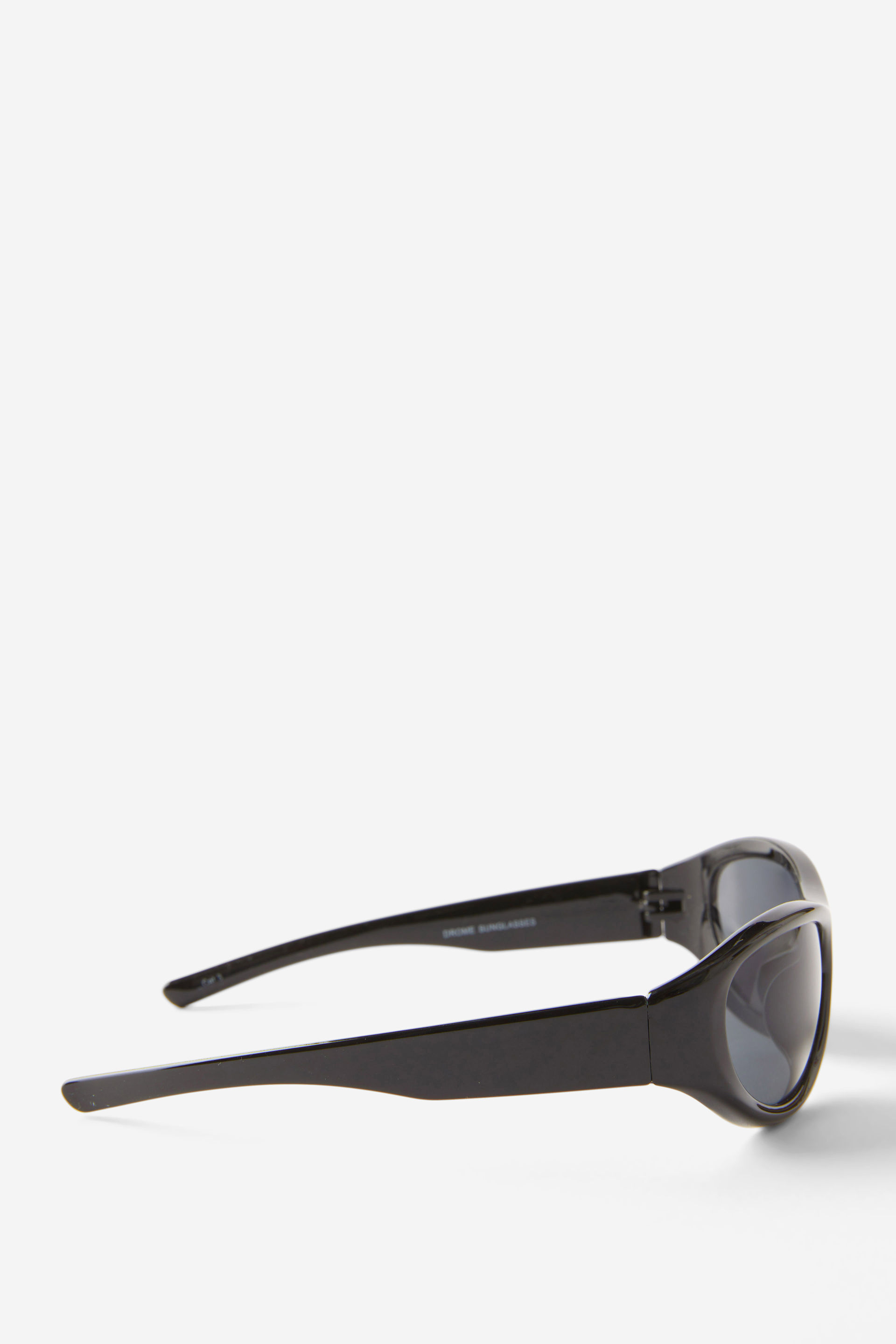 7766-drome-sunglasses-black-black-1.jpg