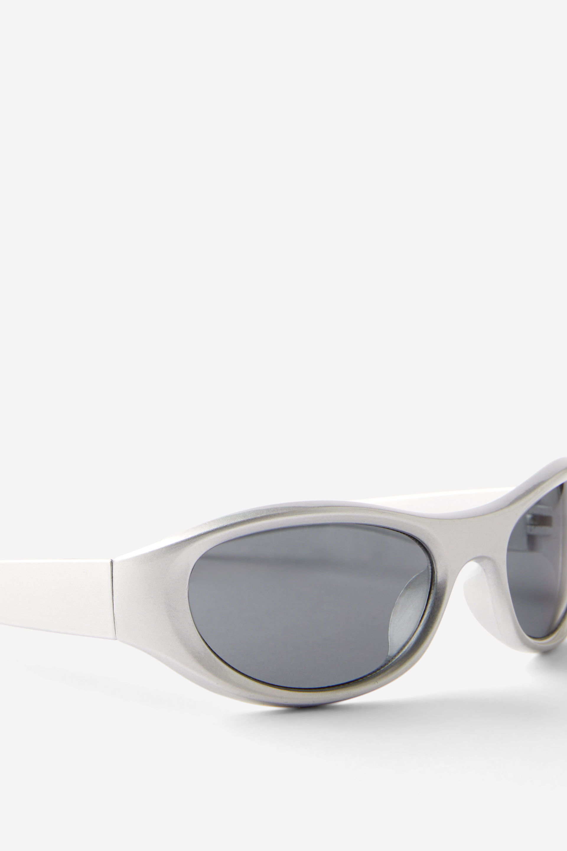 7769-drome-sunglasses-silver-smoke-1.jpg