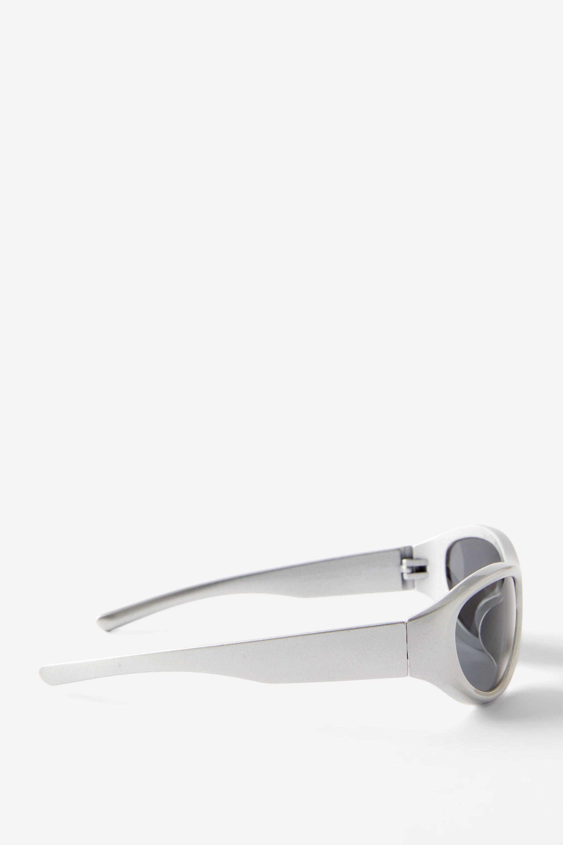 7769-drome-sunglasses-silver-smoke-1.jpg