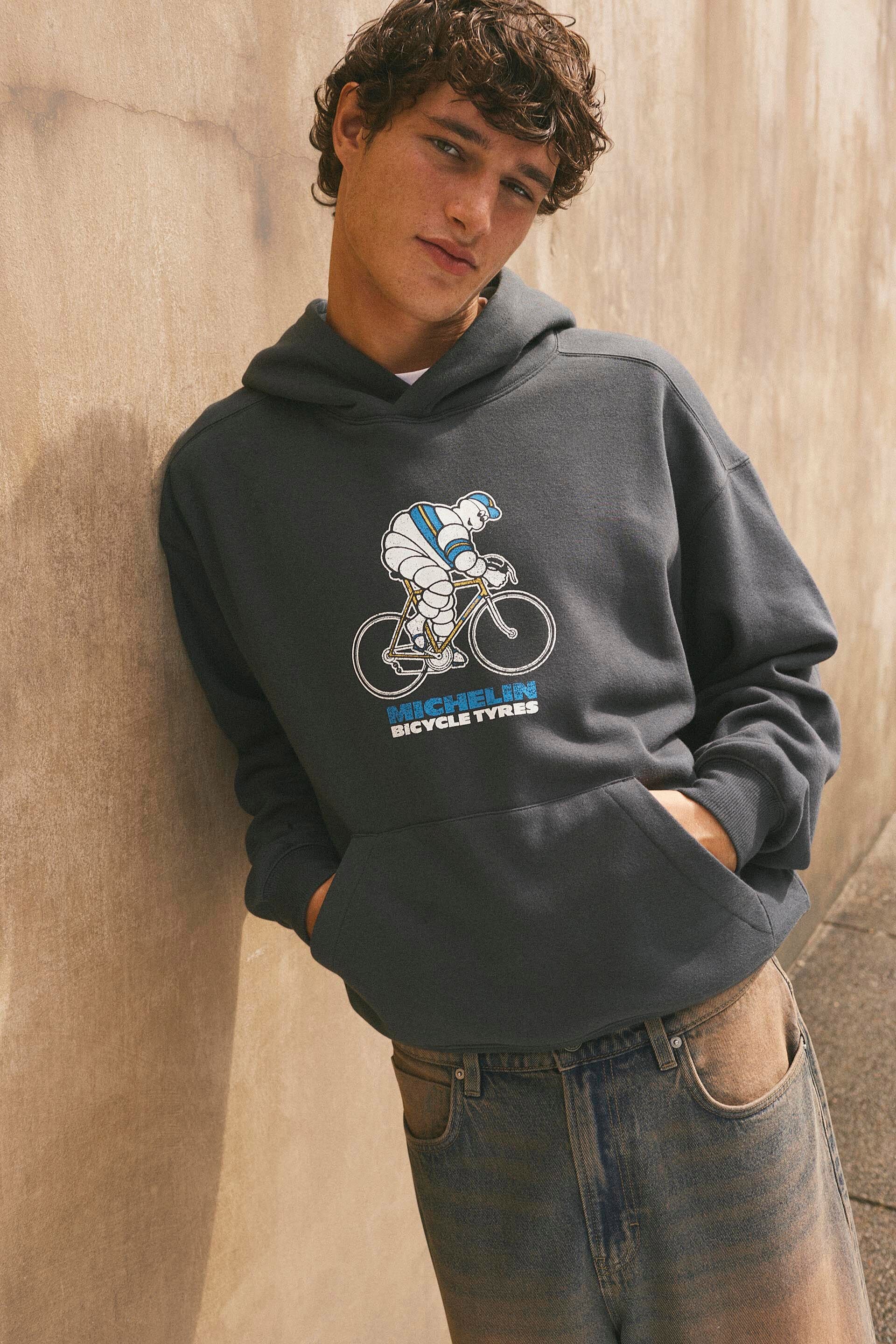 Michelin Box Fit Hoodie lcn mic washed black/michelin cyclist