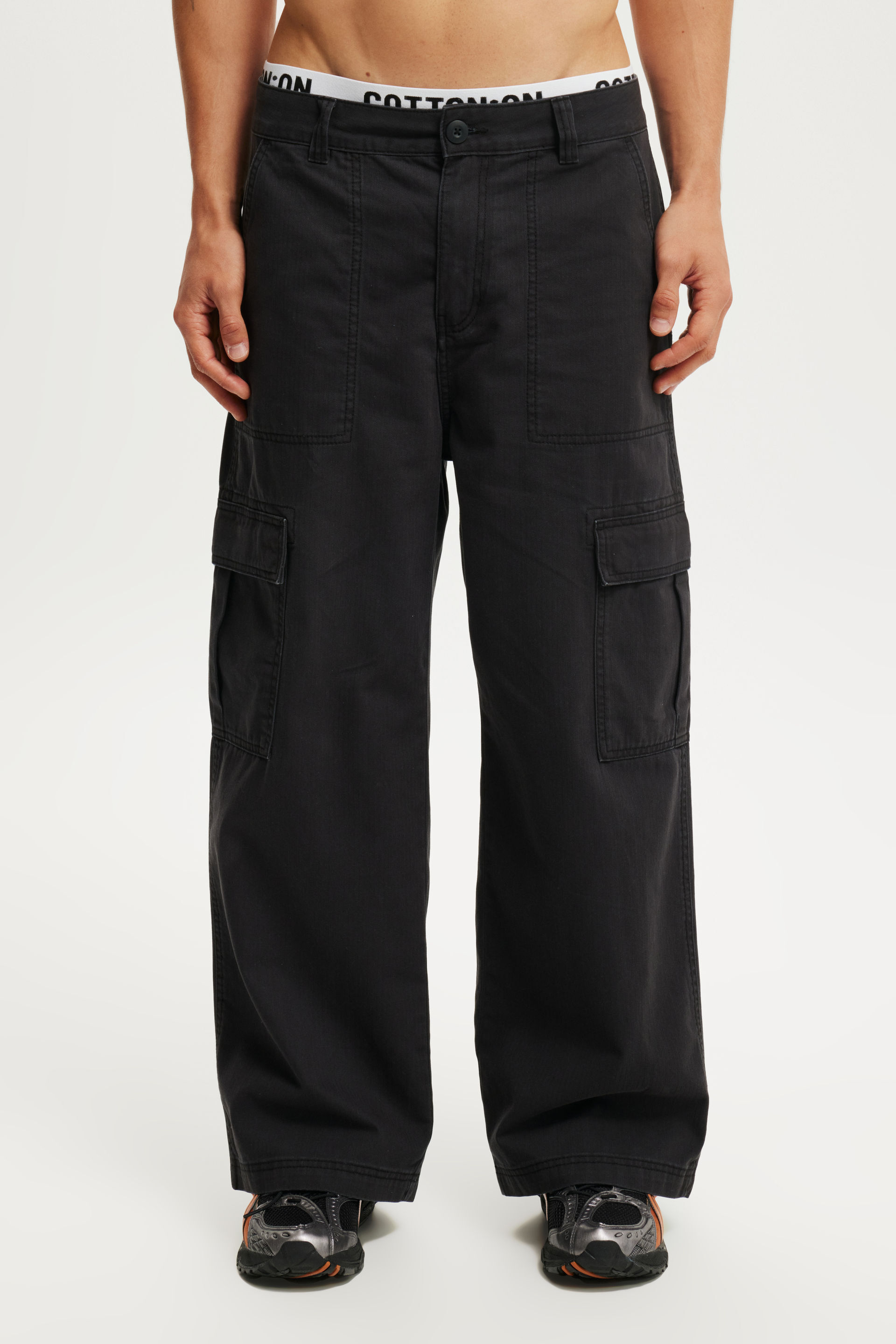 7987-axel-super-baggy-cargo-pant-jet-black-1.jpg