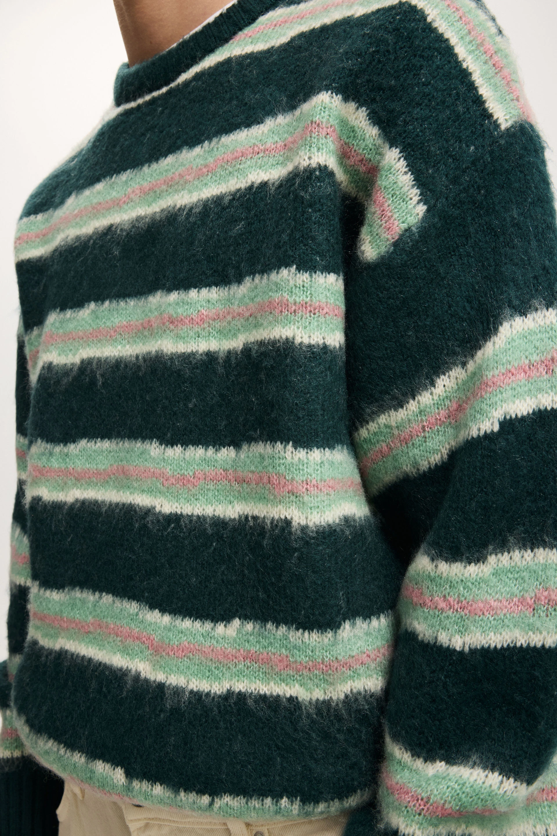 8185-box-fit-fuzzy-crew-knit-green-stripe-1.jpg