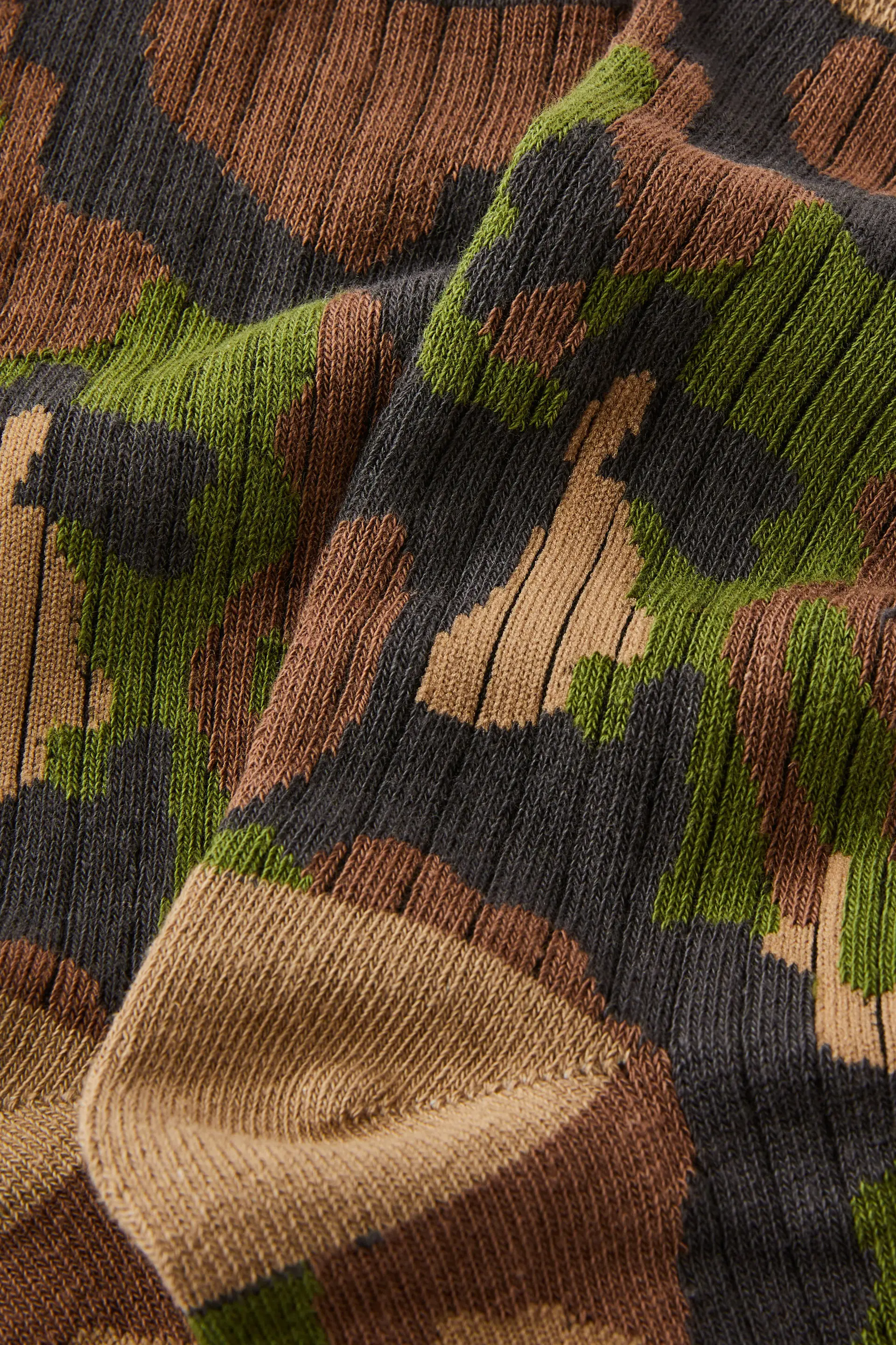 8691-fashion-sock-camo-1.jpg