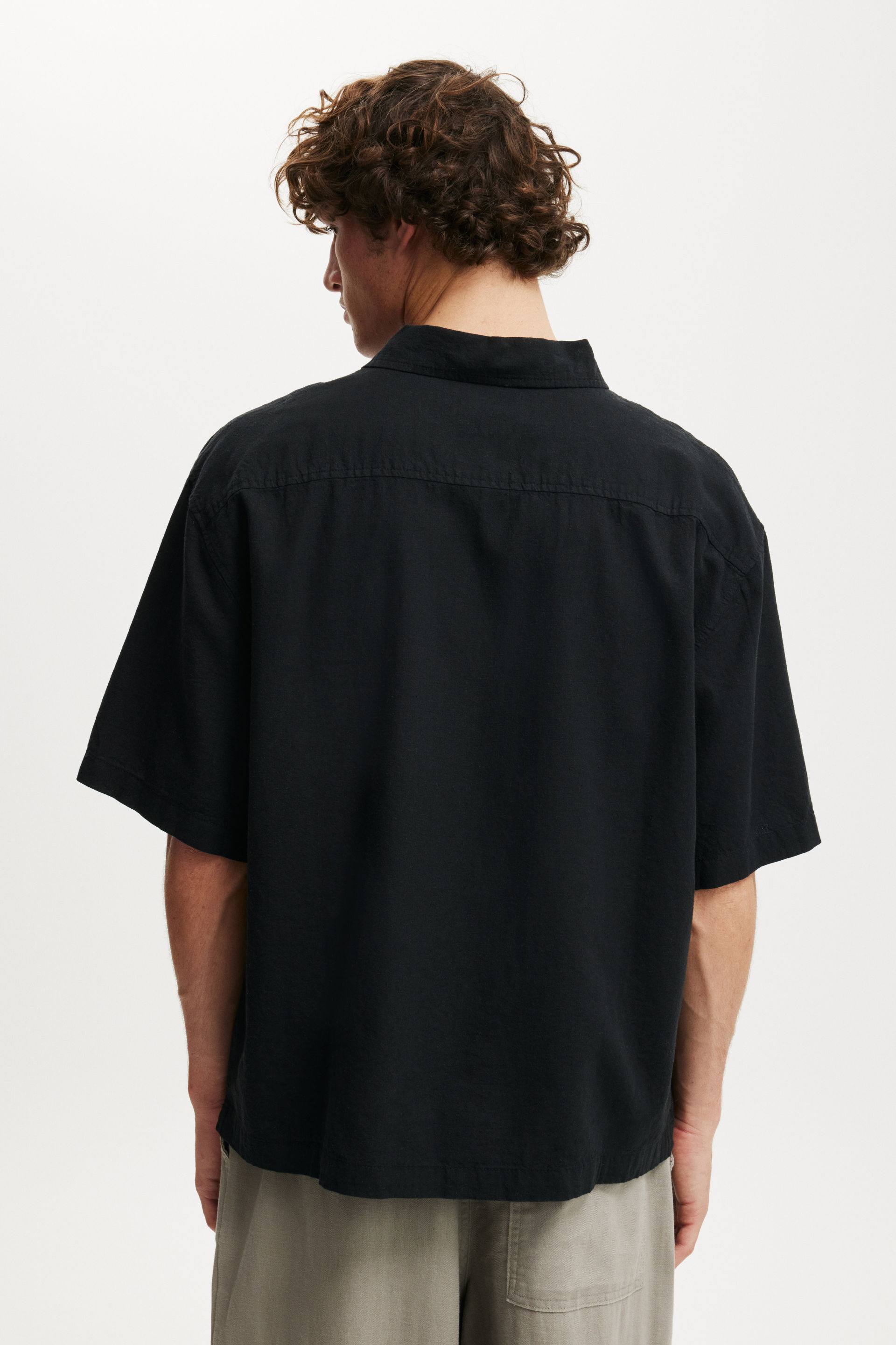 8757-eli-linen-blend-short-sleeve-shirt-textured-black-1.jpg