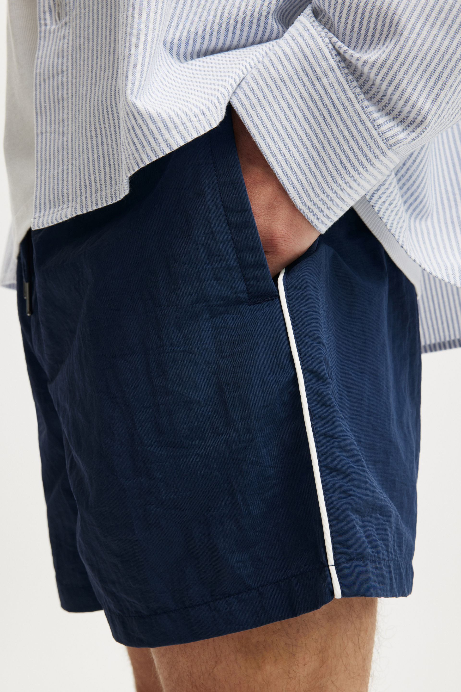 8789-everyday-short-navy-piping-1.jpg