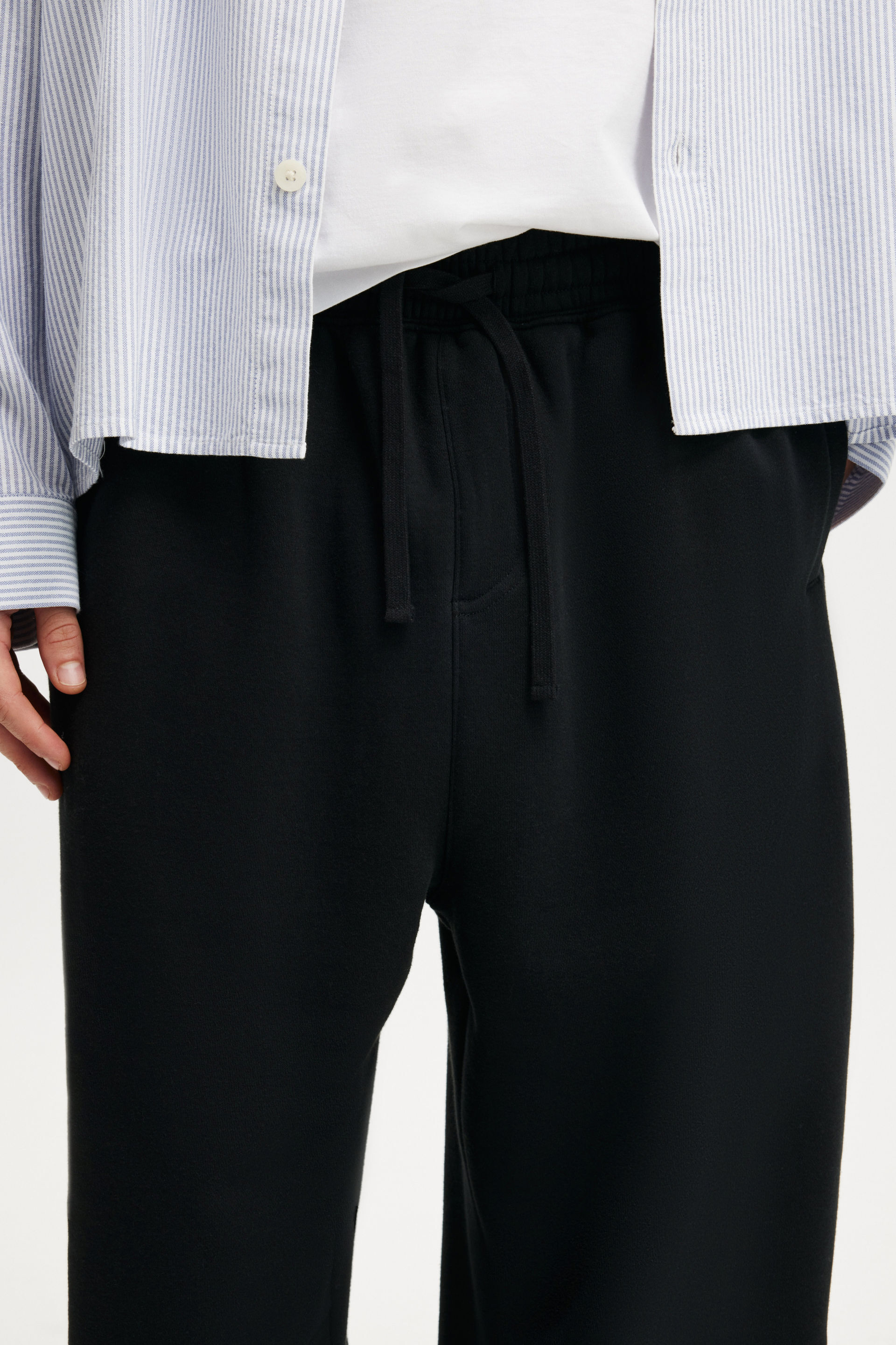8811-super-baggy-cuffed-sweatpant-black-1.jpg