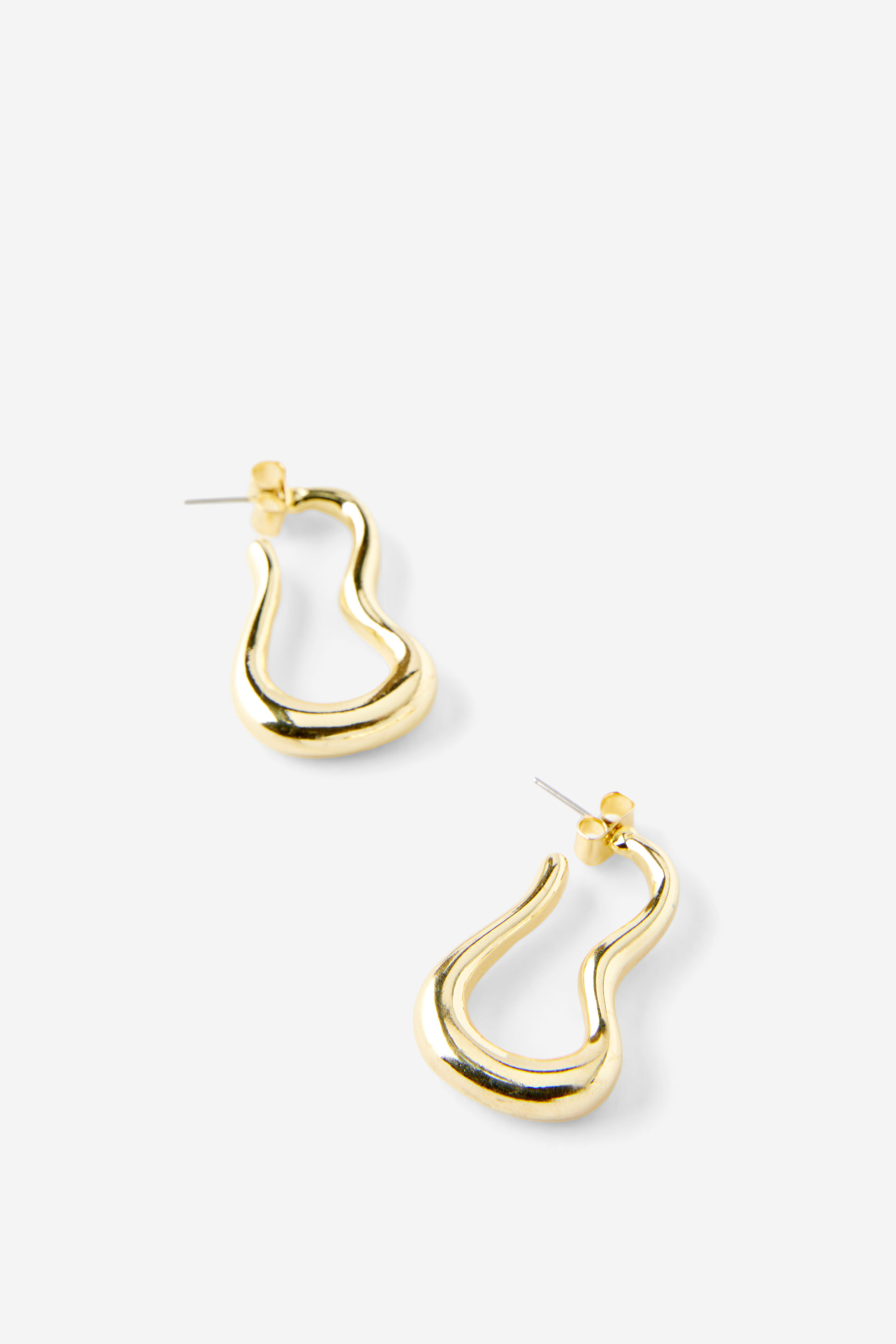 Mid Hoop Earring up gold waved hoop