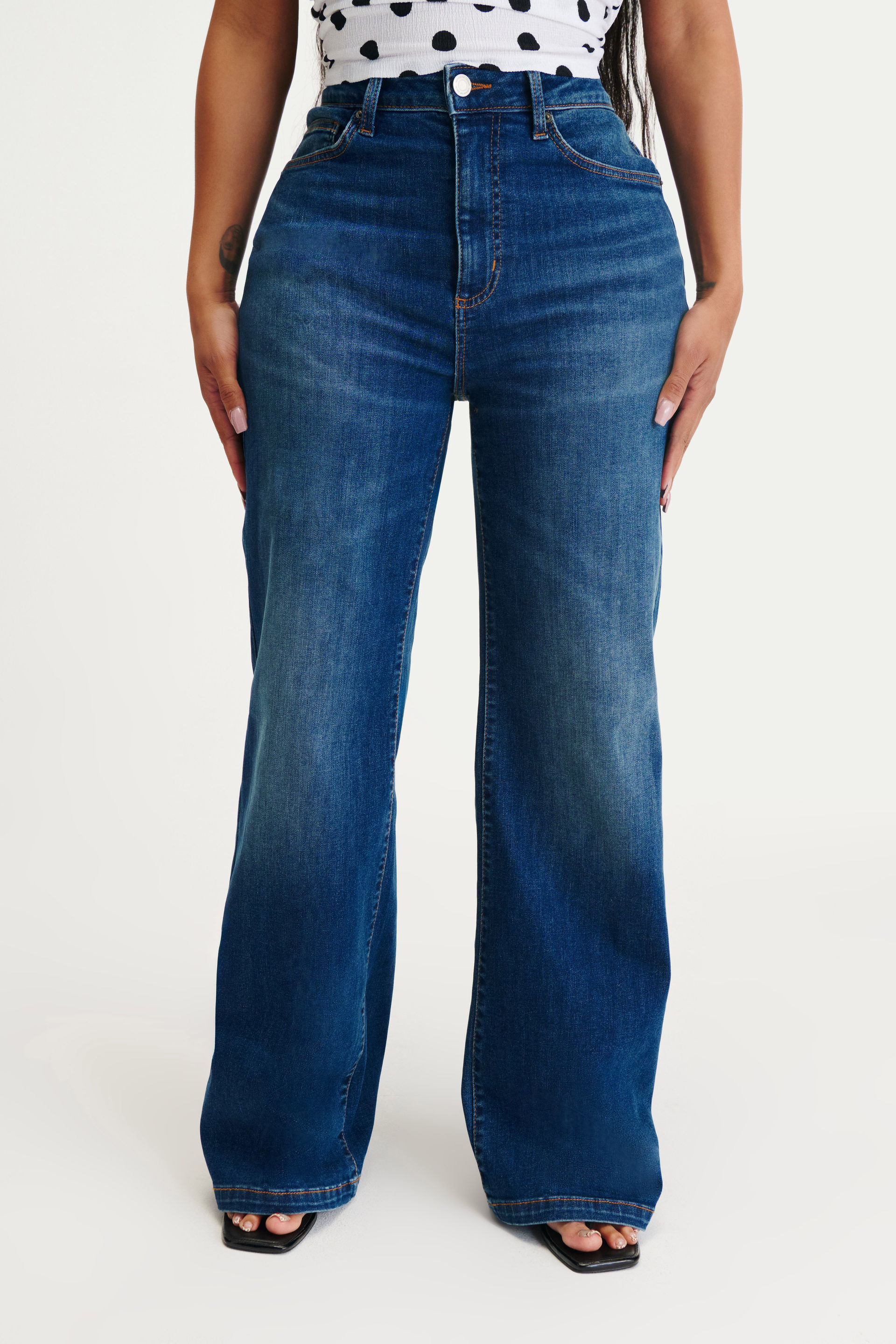 924-curvy-stretch-wide-jean-mandy-blue-1.jpg