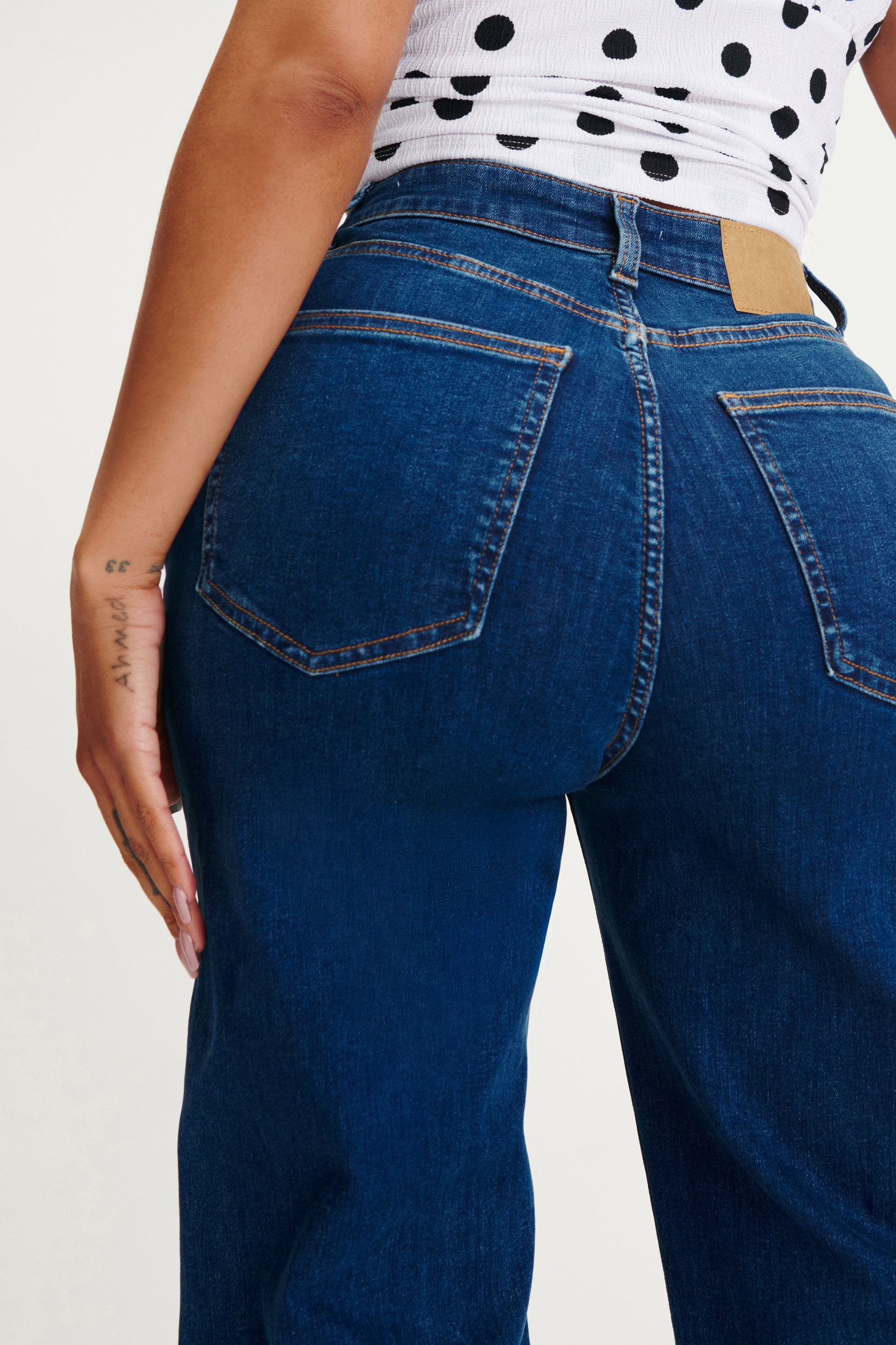 924-curvy-stretch-wide-jean-mandy-blue-1.jpg