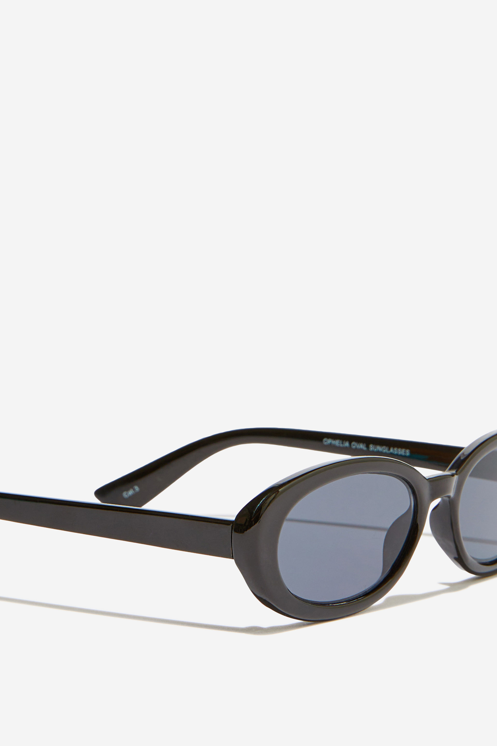 9366-ophelia-oval-sunglasses-black-1.jpg