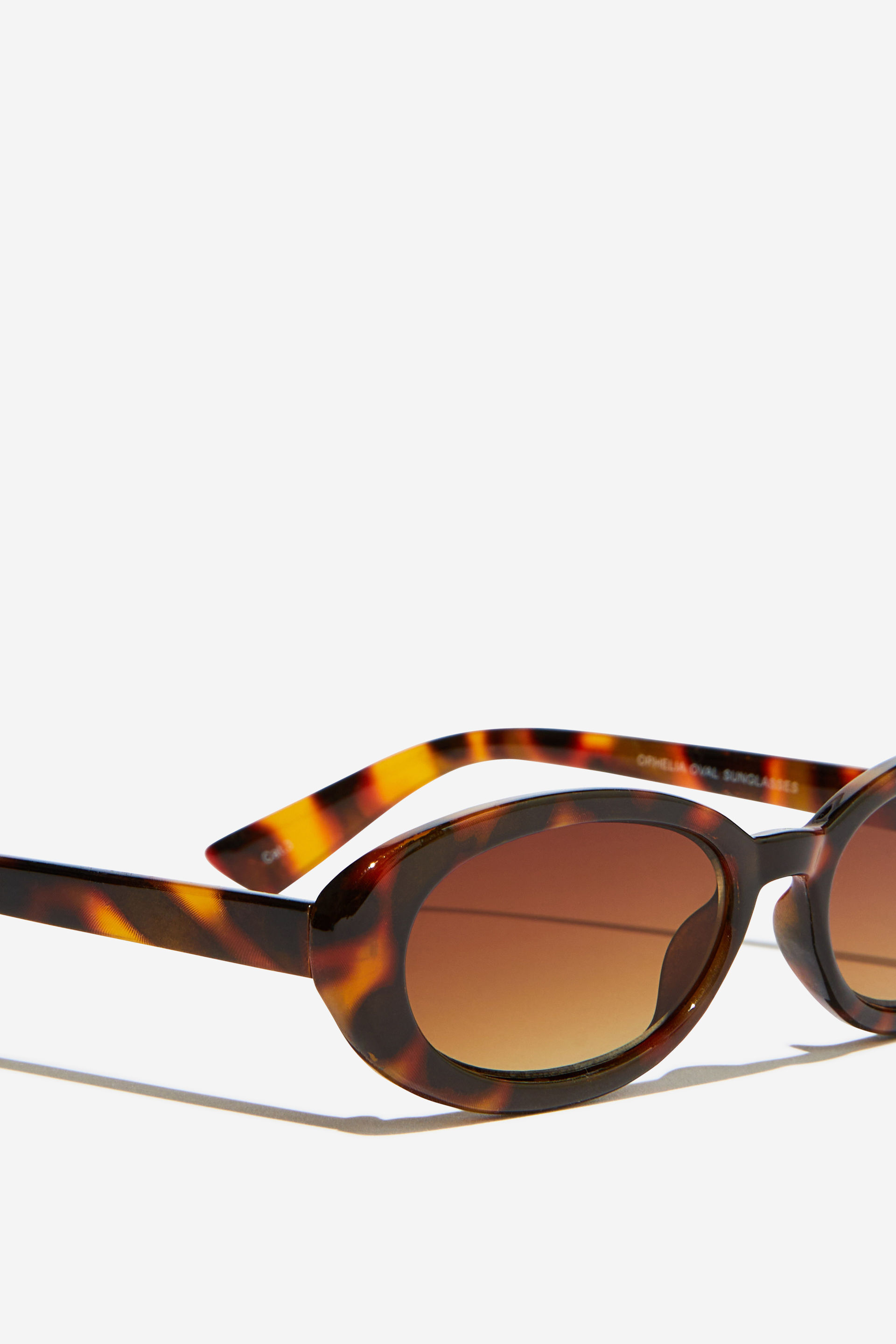 9367-ophelia-oval-sunglasses-deep-tort-1.jpg
