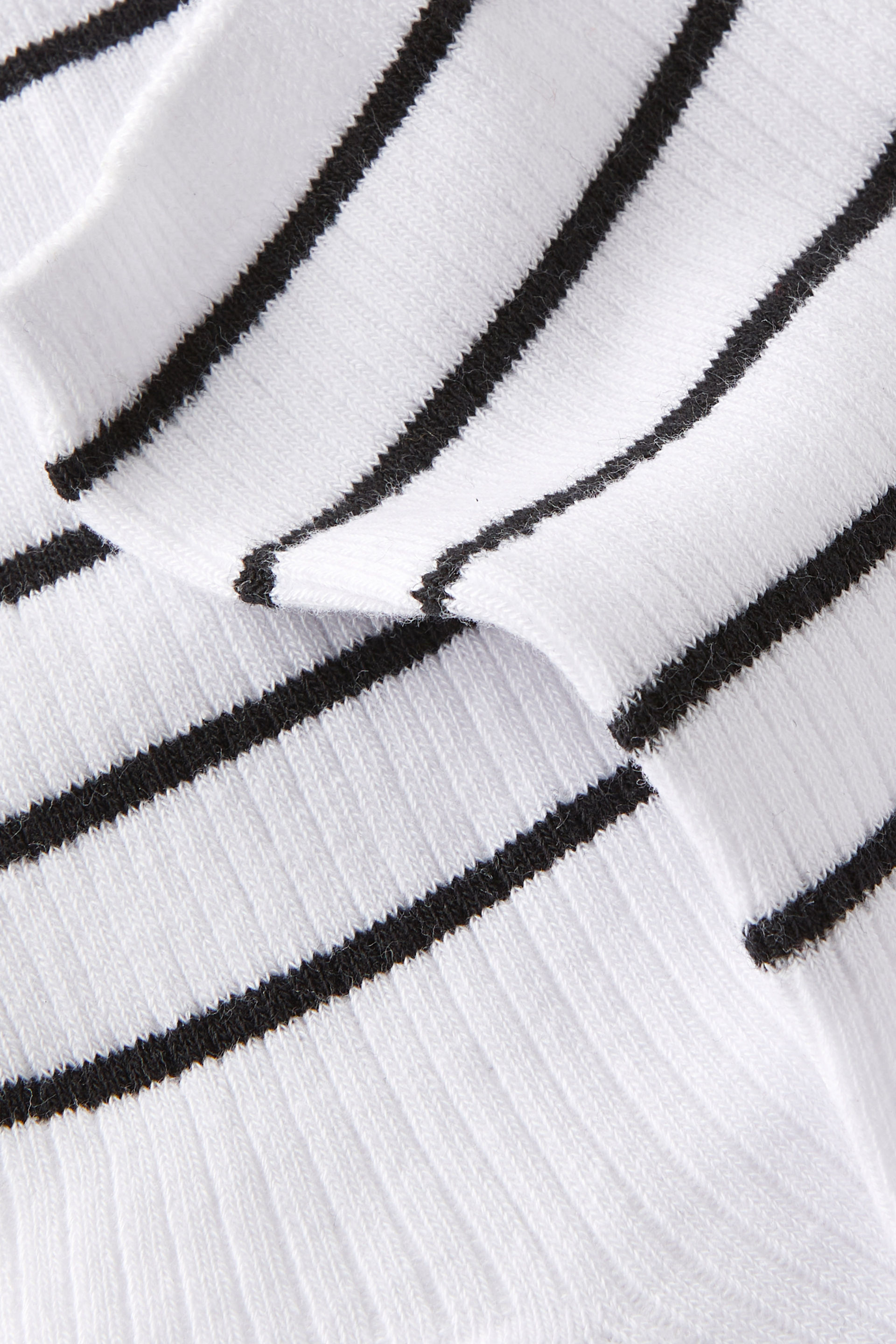 9440-stripe-ribbed-crew-sock-white-black-1.jpg