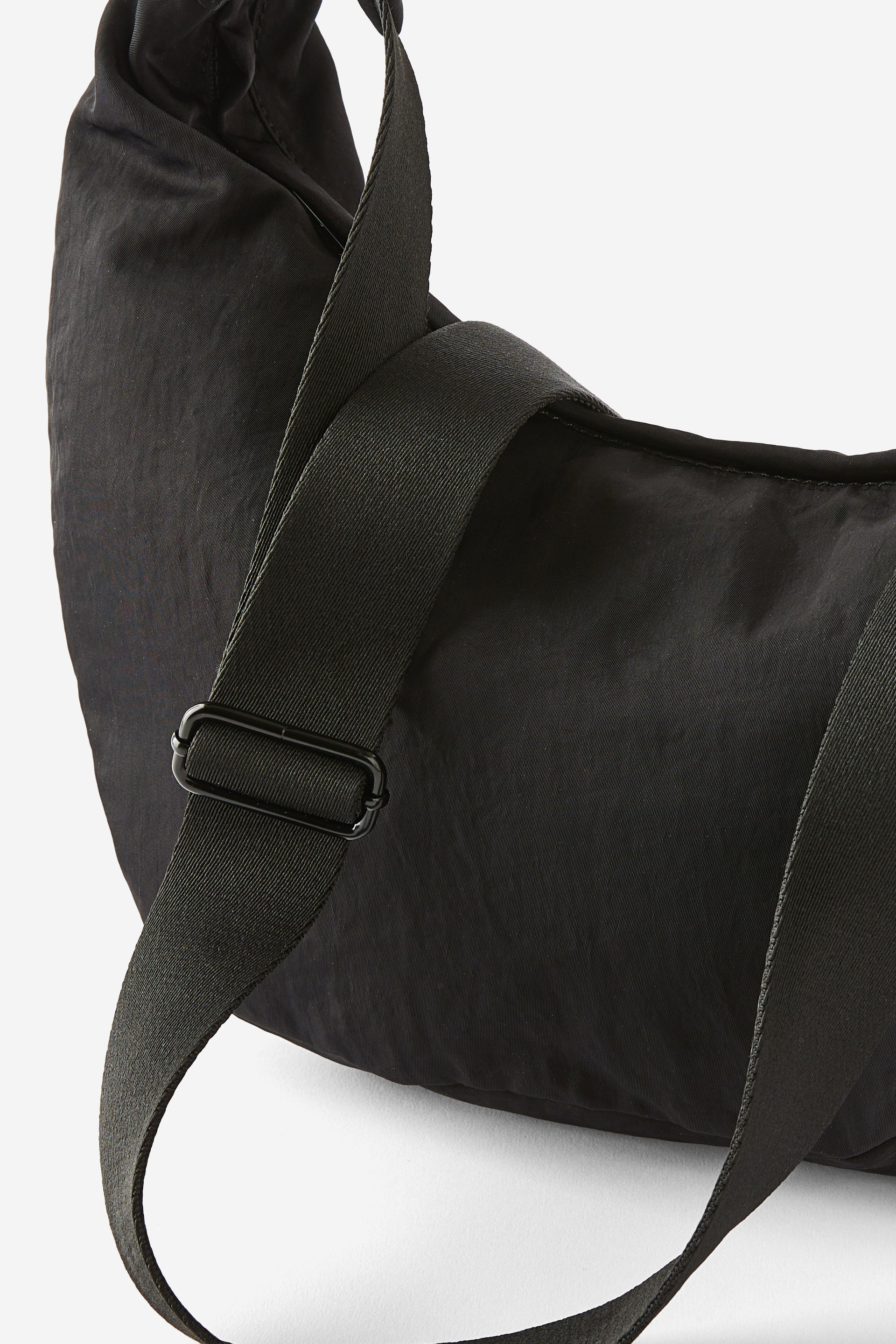 9461-harley-crescent-sling-bag-black-1.jpg