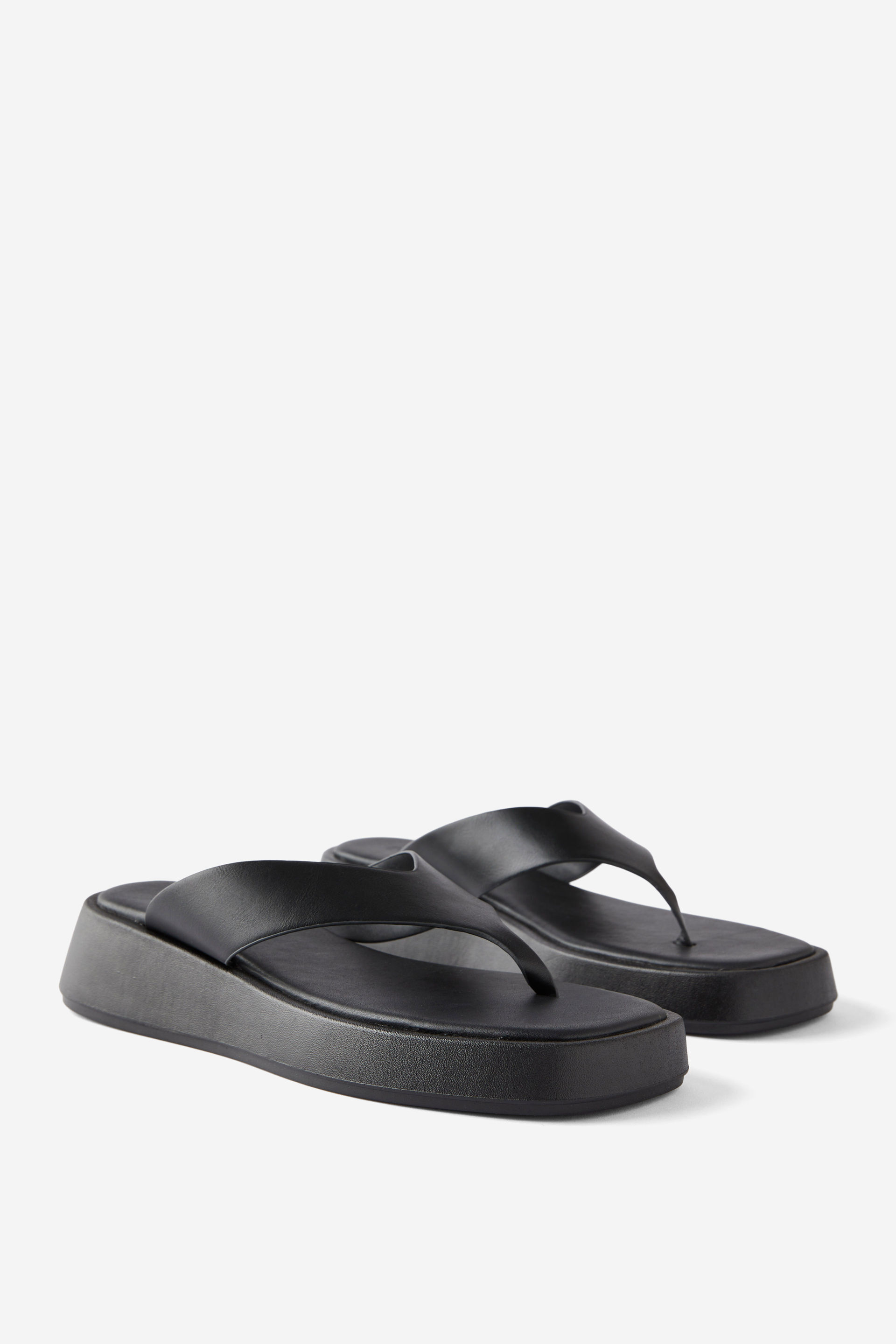 9494-byron-flatform-sandal-black-1.jpg